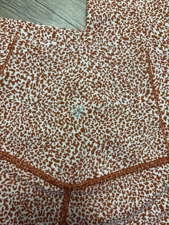 Athleta Salutation Stash II Textured Tight, Animal Print Leopard - XS - Picture 2 of 5